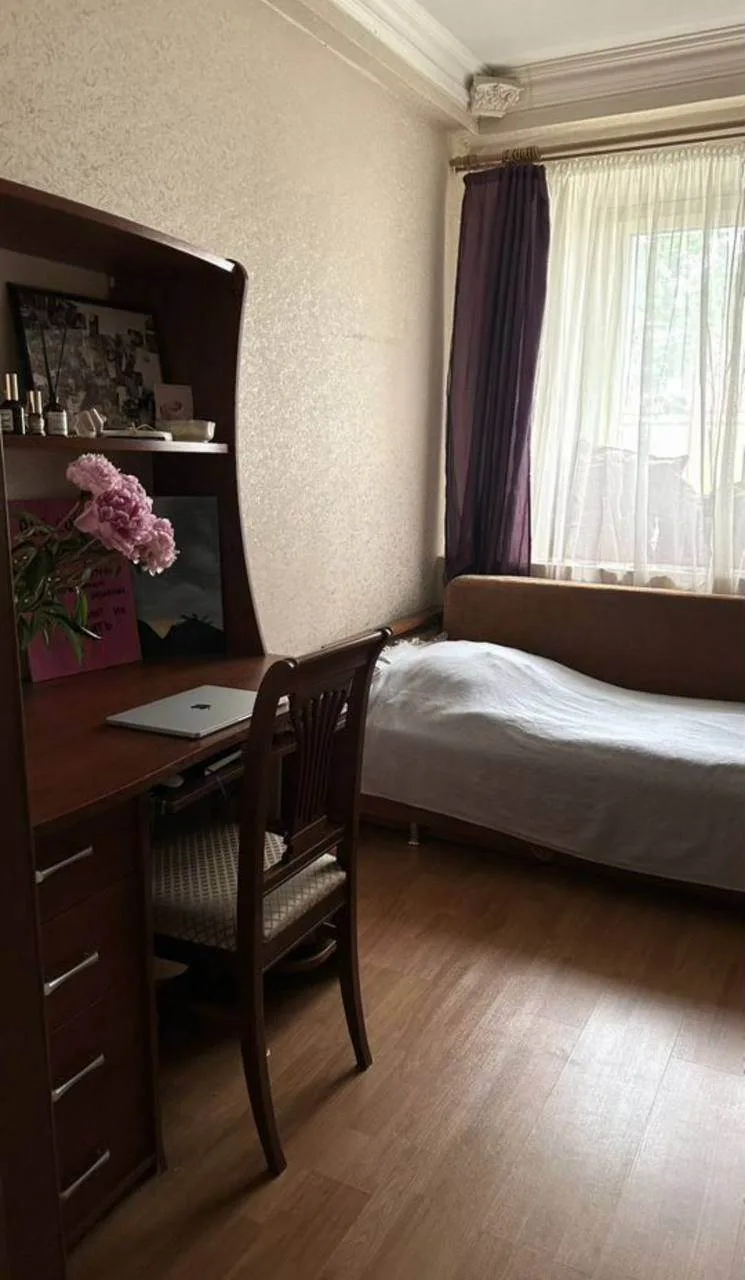 Комната ❤️
м. Бауманская 

Сдается комната в трекомнатной квартире для девочки на длительный срок.

