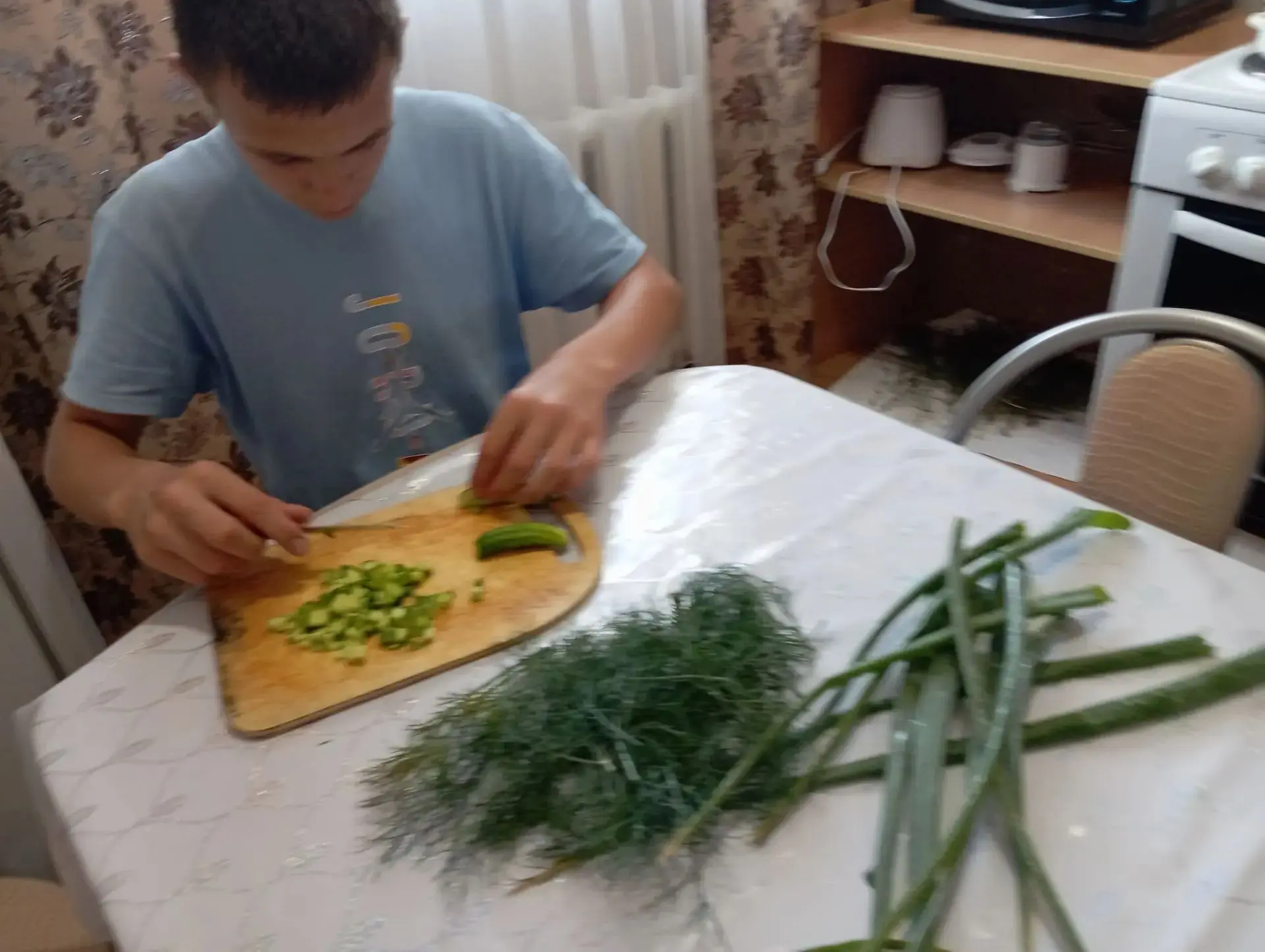 ☀️🥣 Что может быть лучше холодной окрошки в жаркий летний день? 
Мы собрали свежую зелень🥦 и хруст