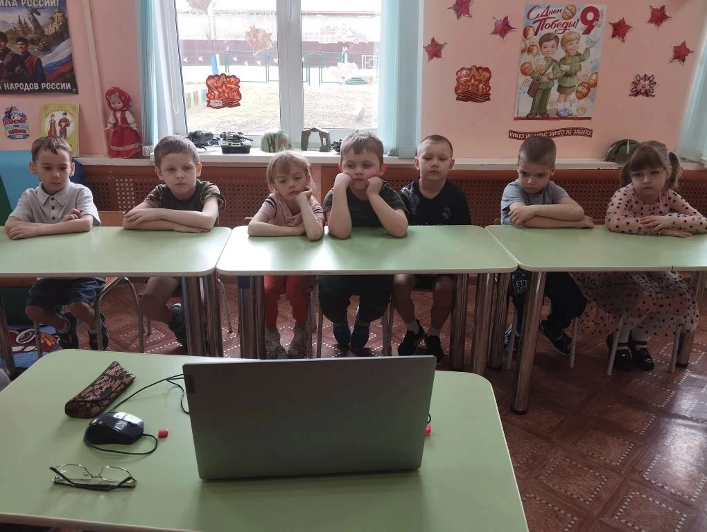 В детском саду прошла тематическая неделя, посвящённая 9 Мая, в рамках которой воспитан...