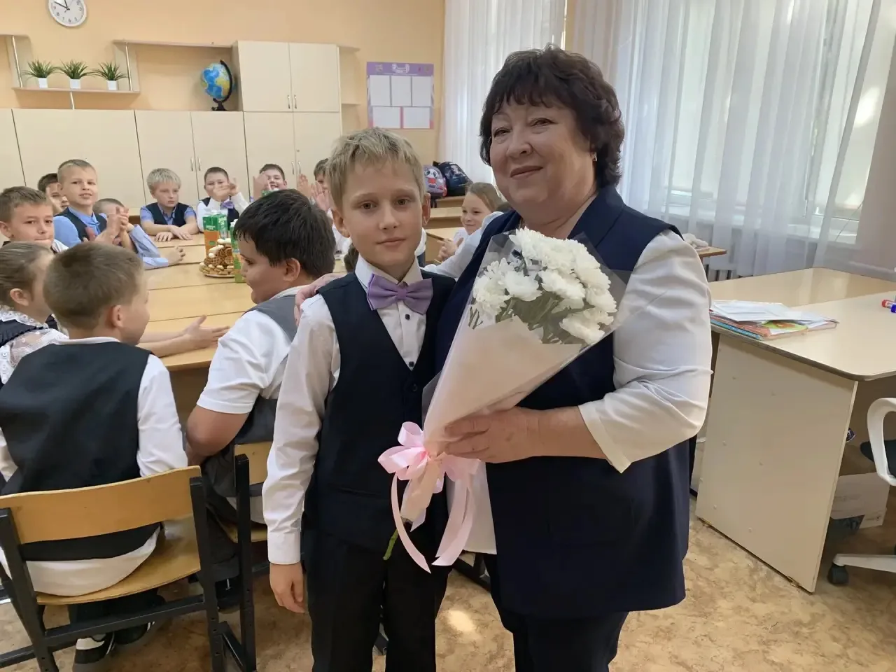 🌼 В преддверии Дня пожилого человека в 4«Б» прошла Классная встреча.