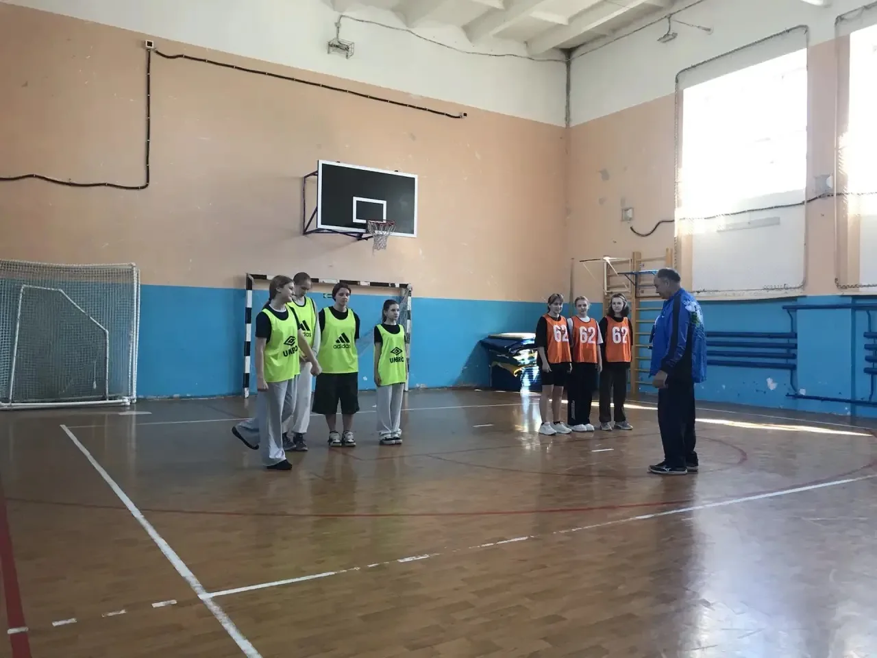 Сегодня команды девушек и юношей 6 классов завершили президентские спортивные игры школьного этапа п