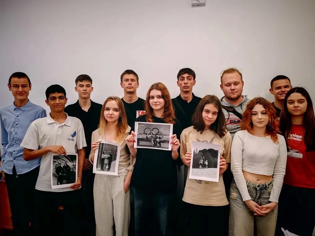 👨‍👩‍👧‍👦 Классные часы в Кореновском политехникуме: «Знакомьтесь, моя семья!»  20 мая в нашем технику