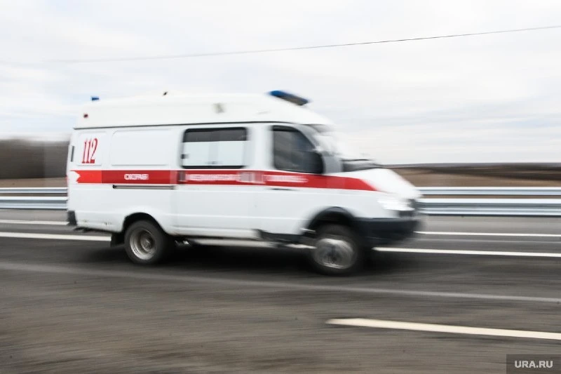 Пассажира с внутренним кровотечением экстренно сняли с поезда в Сургуте
