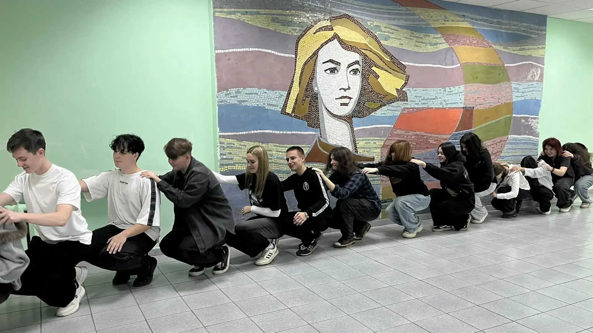 Как из незнакомцев стать группой? 🤔