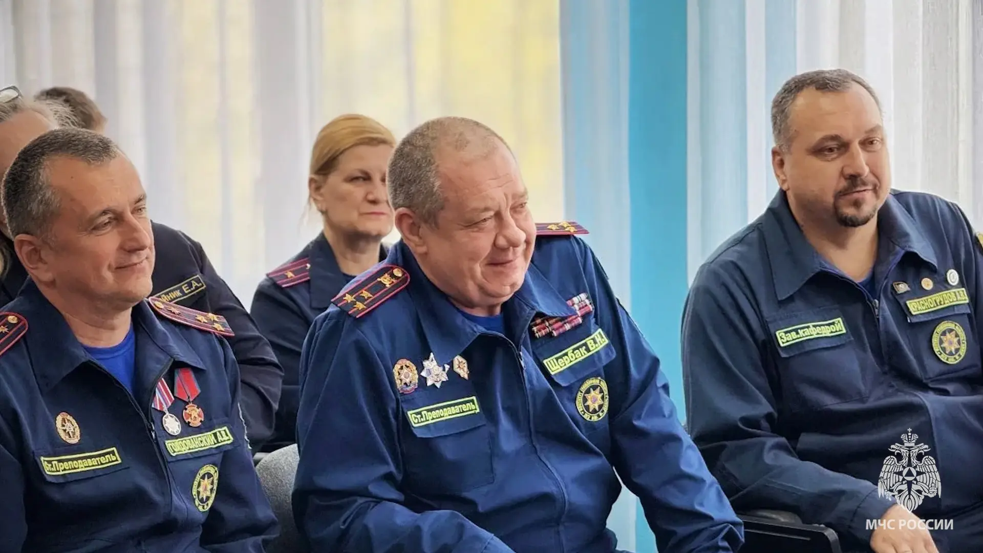 «Пожарные – это солдаты, готовые ринуться в бой…»  В канун Дня пожарной охраны перед студентами Инст