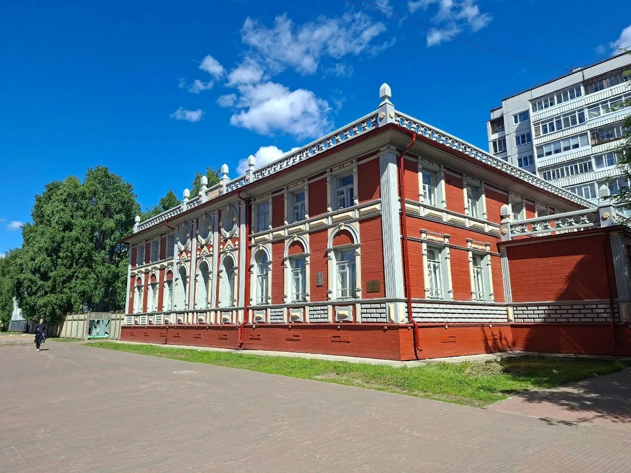 22 августа, в День Государственного флага Российской Федерации, в Доме Коммерческого со...