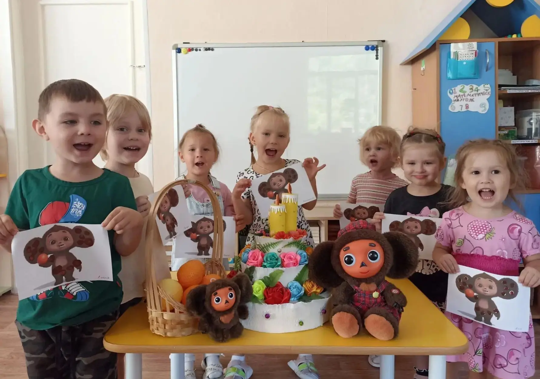 🍊 А вы знали, что у сказочных героев тоже есть день рождения? 🎉