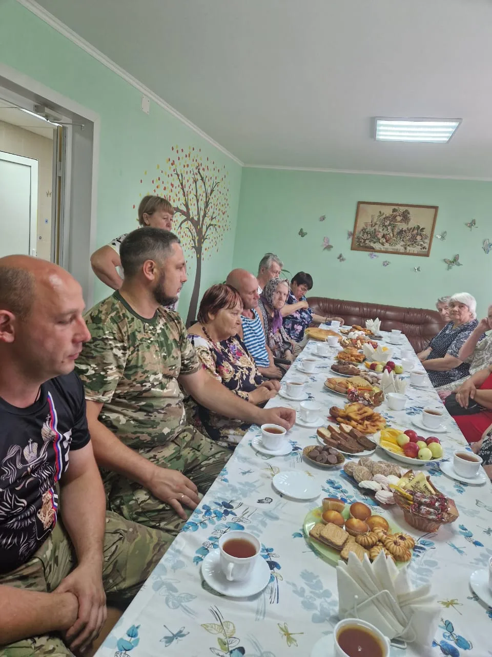 Мир держится на людях с большим сердцем.