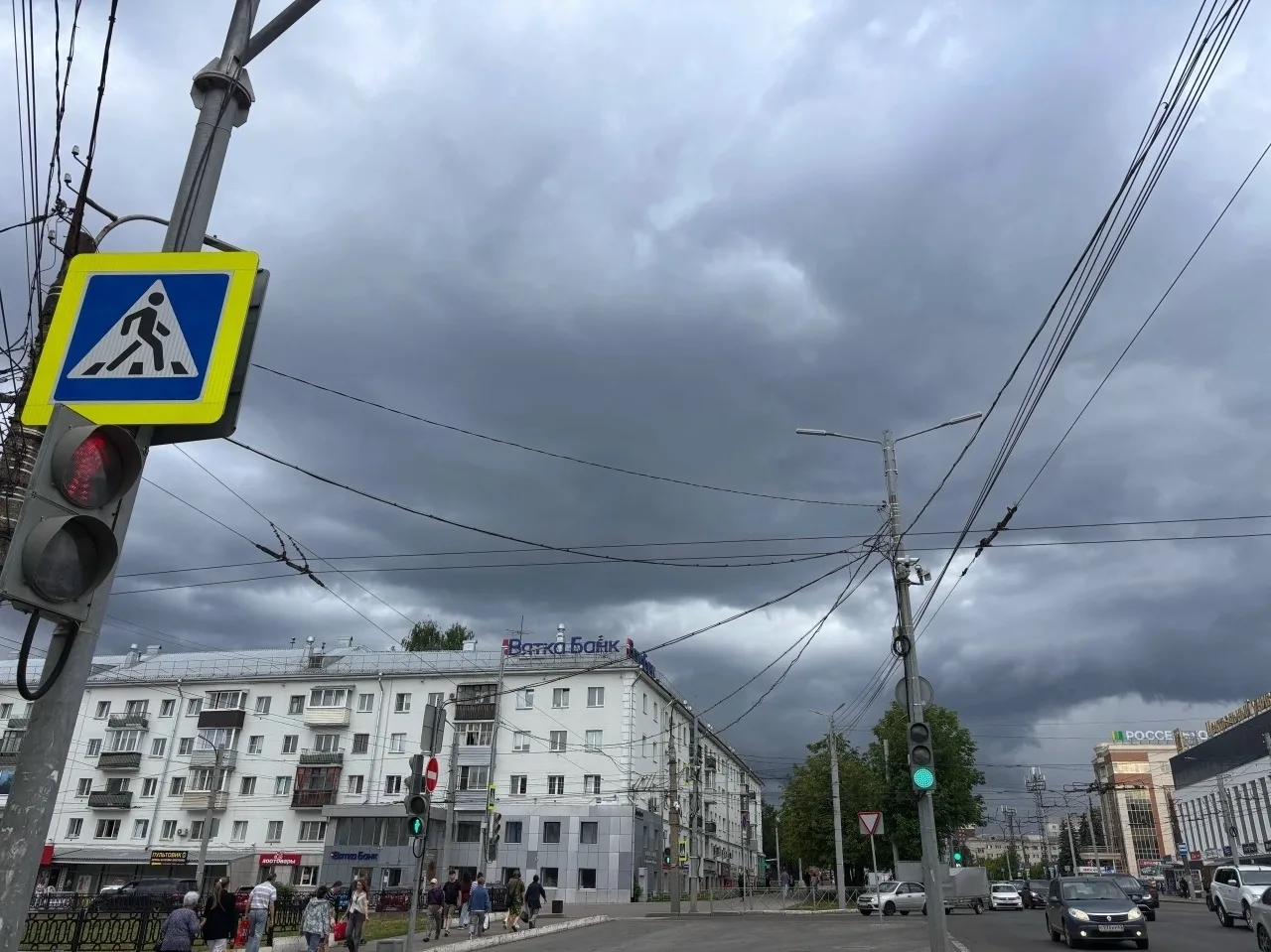 В ближайшие семь дней в Кировской области прогнозируются интенсивные грозовые дожди и ливни.

Авторы