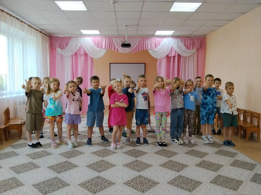 🎓  В нашем детском саду идëт подготовка к выпуску.