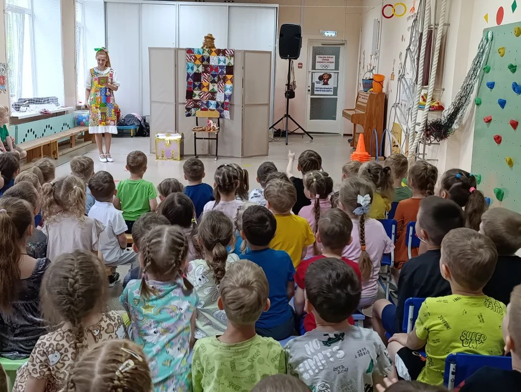 Сегодня в нашем детском саду побывал Центр народной культуры Лад с развлекательной программой "Фольк