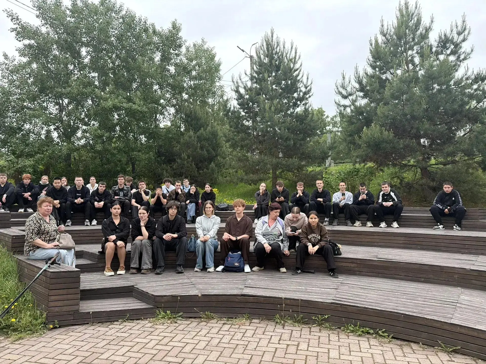В дни великого поэта 
В рамках проекта колледжа "Здоровая молодёжь" были проведены экскурсии к памят