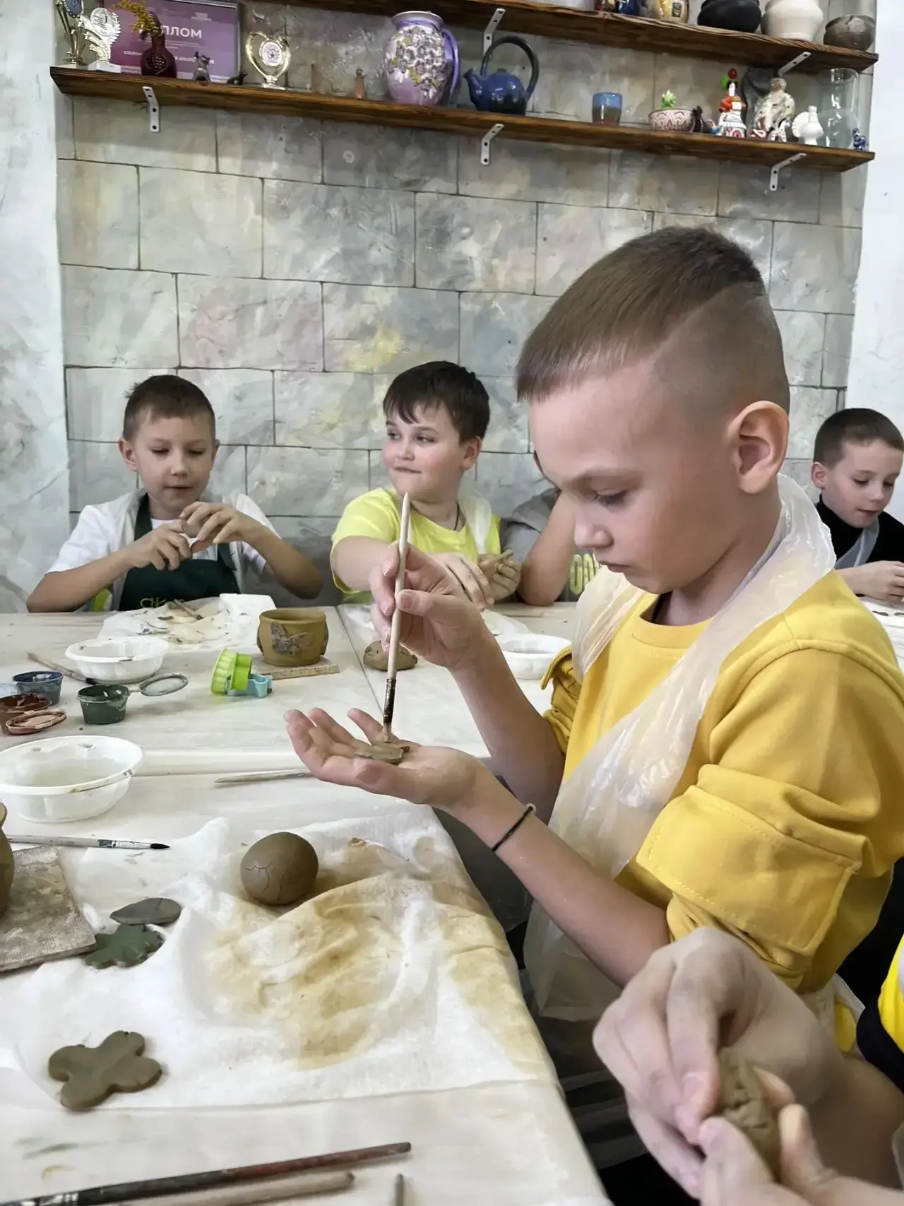 Наши руки не для скуки! 🤚🏺  Вчера у 3 «Б» класса был не обычный школьный день, а самый настоящий тво