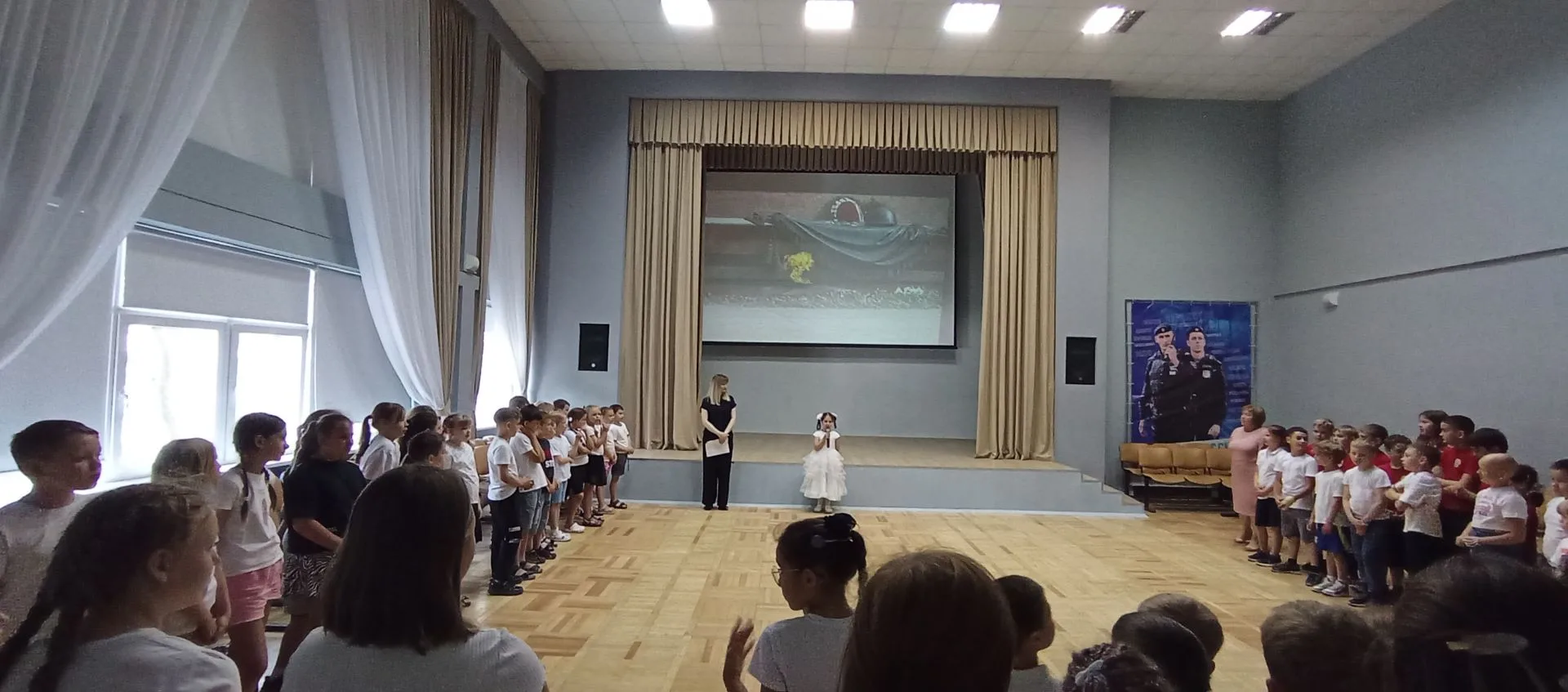 День памяти и скорби 

📍Сегодня в нашем детском пришкольном лагере " Улыбка" мы вспоминаем события 