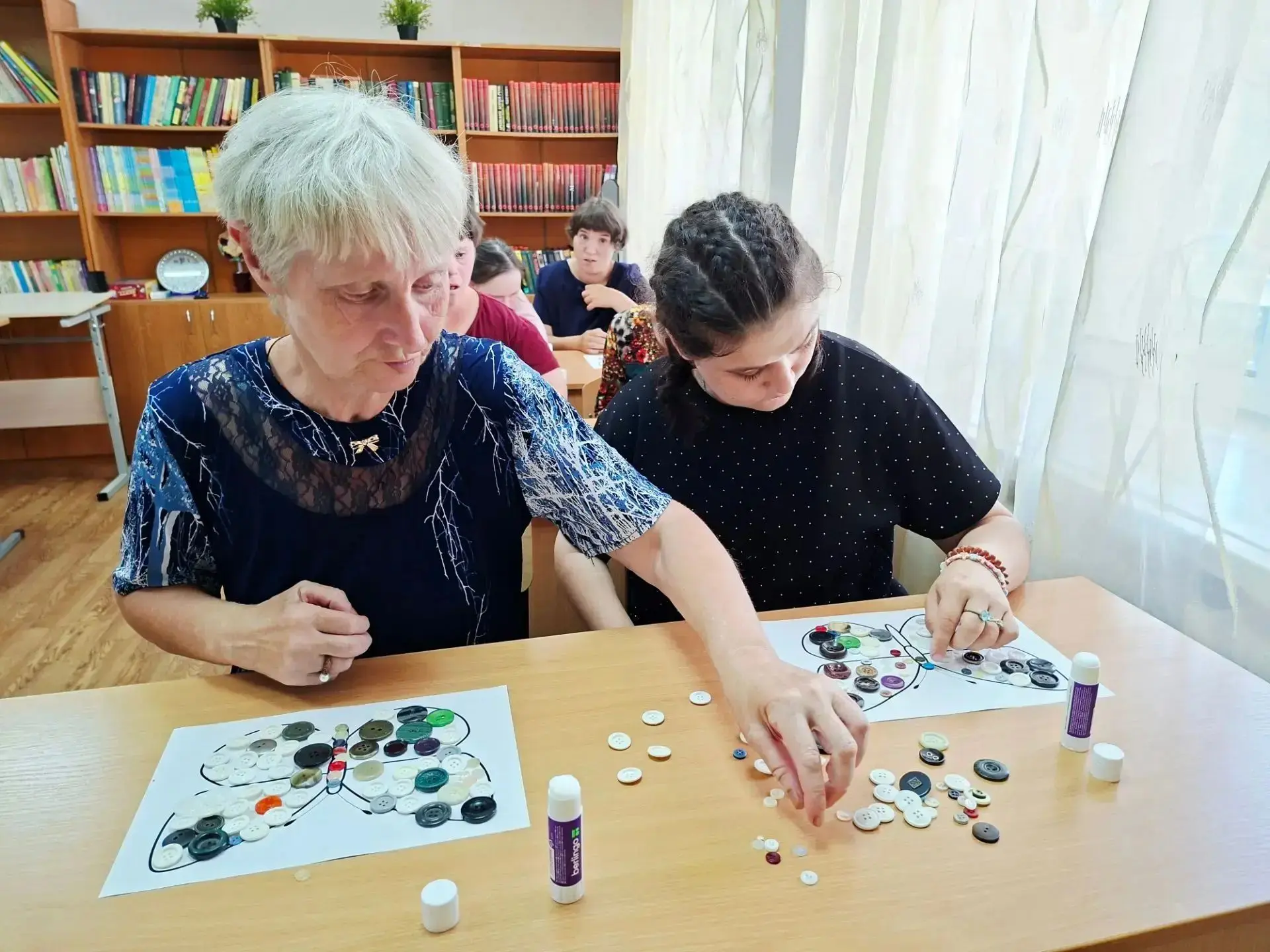 В нашем доме  состоялось творческое занятие  по созданию аппликации «Цветная бабочка».🦋 В качестве 