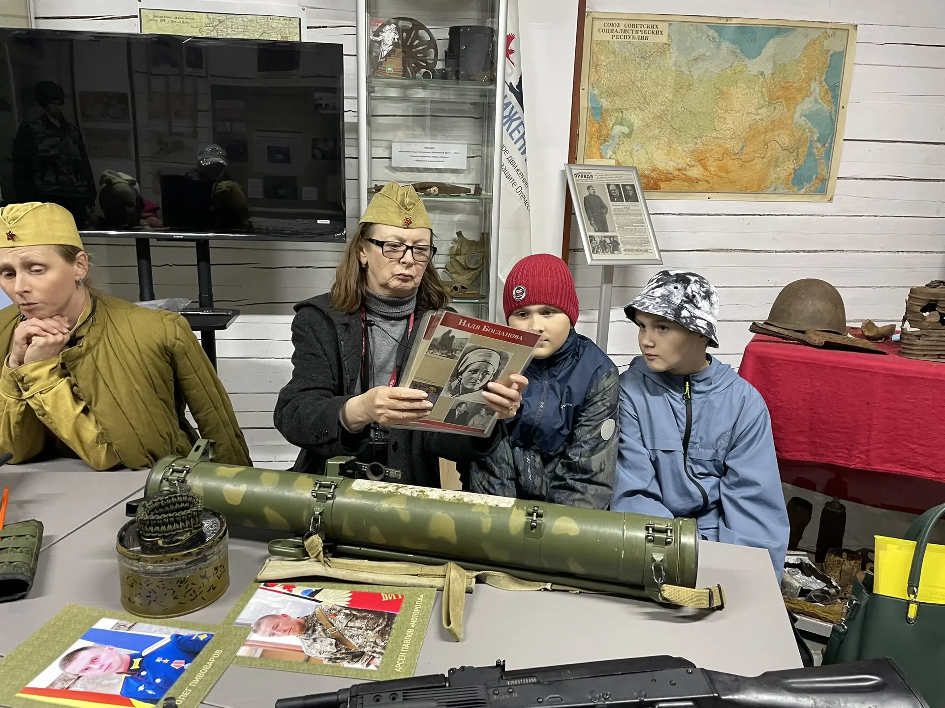 ✨ Путешествие в историю Великой Отечественной войны  🎓 Ученики 3 «А» и 3 «Г» классов в праздничные д