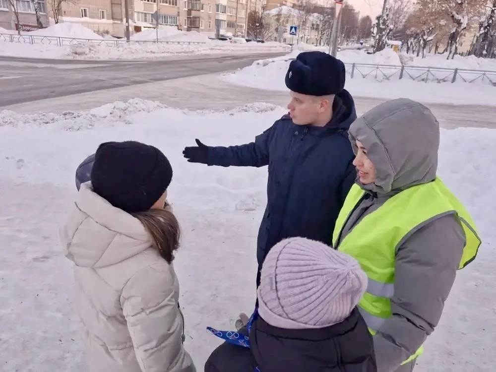 ☝️ ЮИД ☝️  🤩 Активисты нашей школы — отряд ЮИД, родительский патруль и сотрудники ГАИ провели совмес