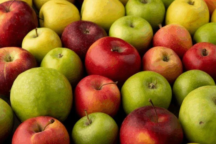 🍏 Цвет яблок может многое рассказать об их особенностях

• Зелёные яблоки обычно содержат меньше са