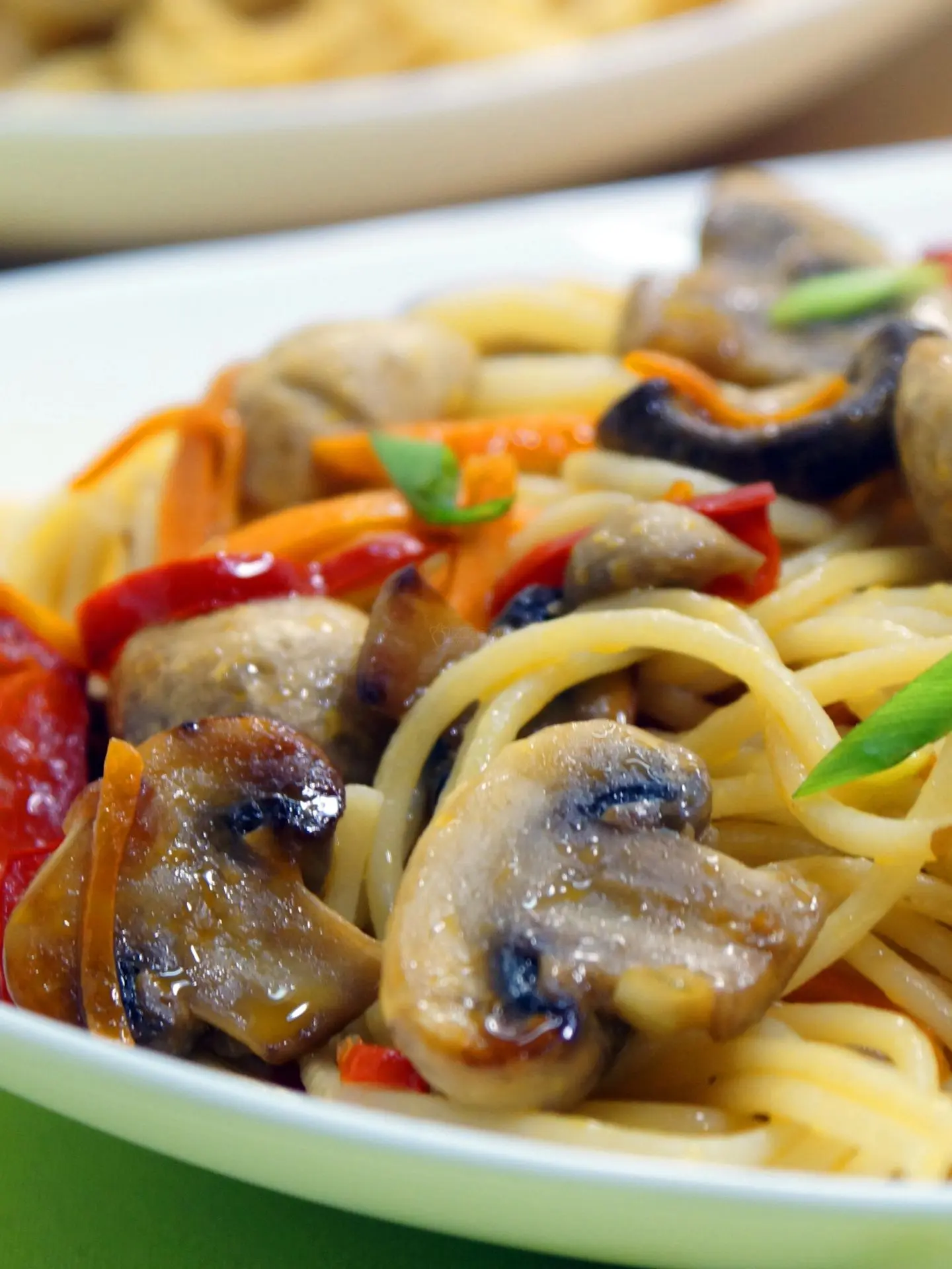 ✨💯✨ Хотите, чтобы ужин был лёгким, ярким и невероятно вкусным? 🌿🍝 Спагетти с грибами...