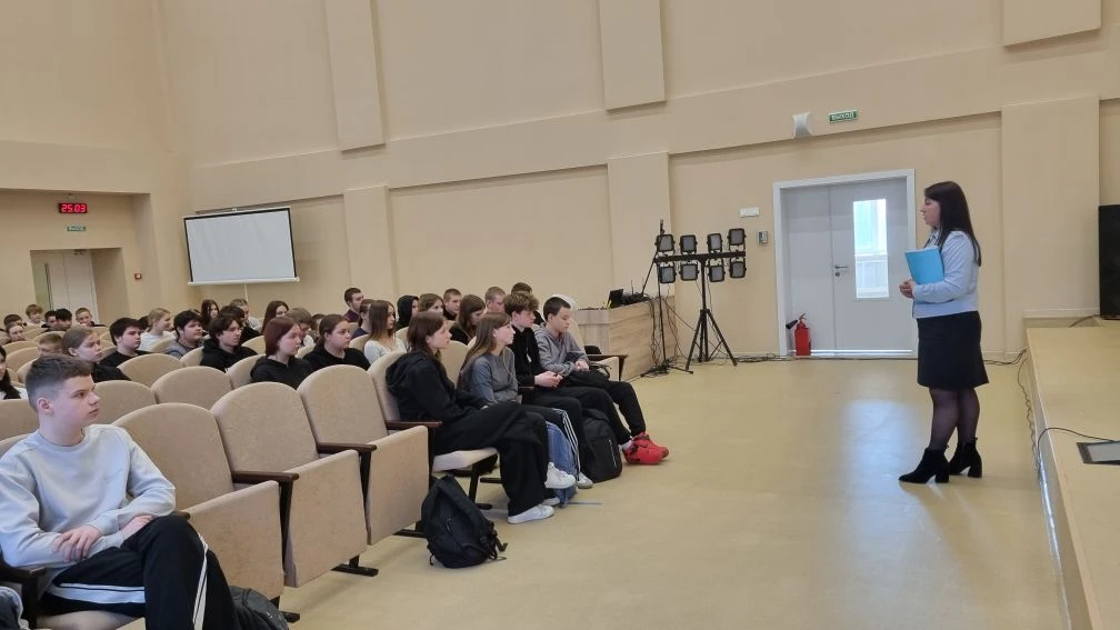 25 марта с обучающимися нашей школы была проведена беседа по правилам дорожного движения. Беседу про
