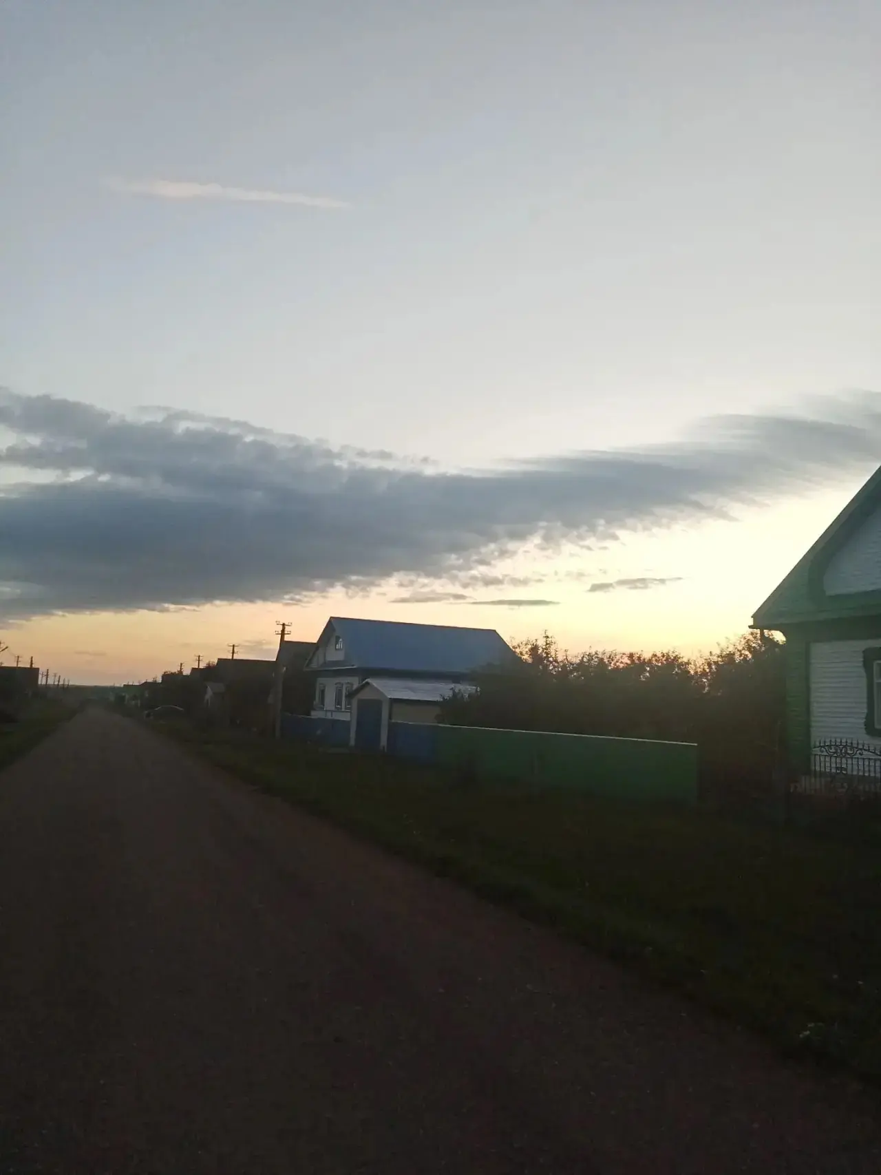 ☀️ Мои летние каникулы — просто чудо! 😍

Я Айсылу, 5 «Б». Отдыхаю в селе Старо‑Балтачево. 🏡 Каждый