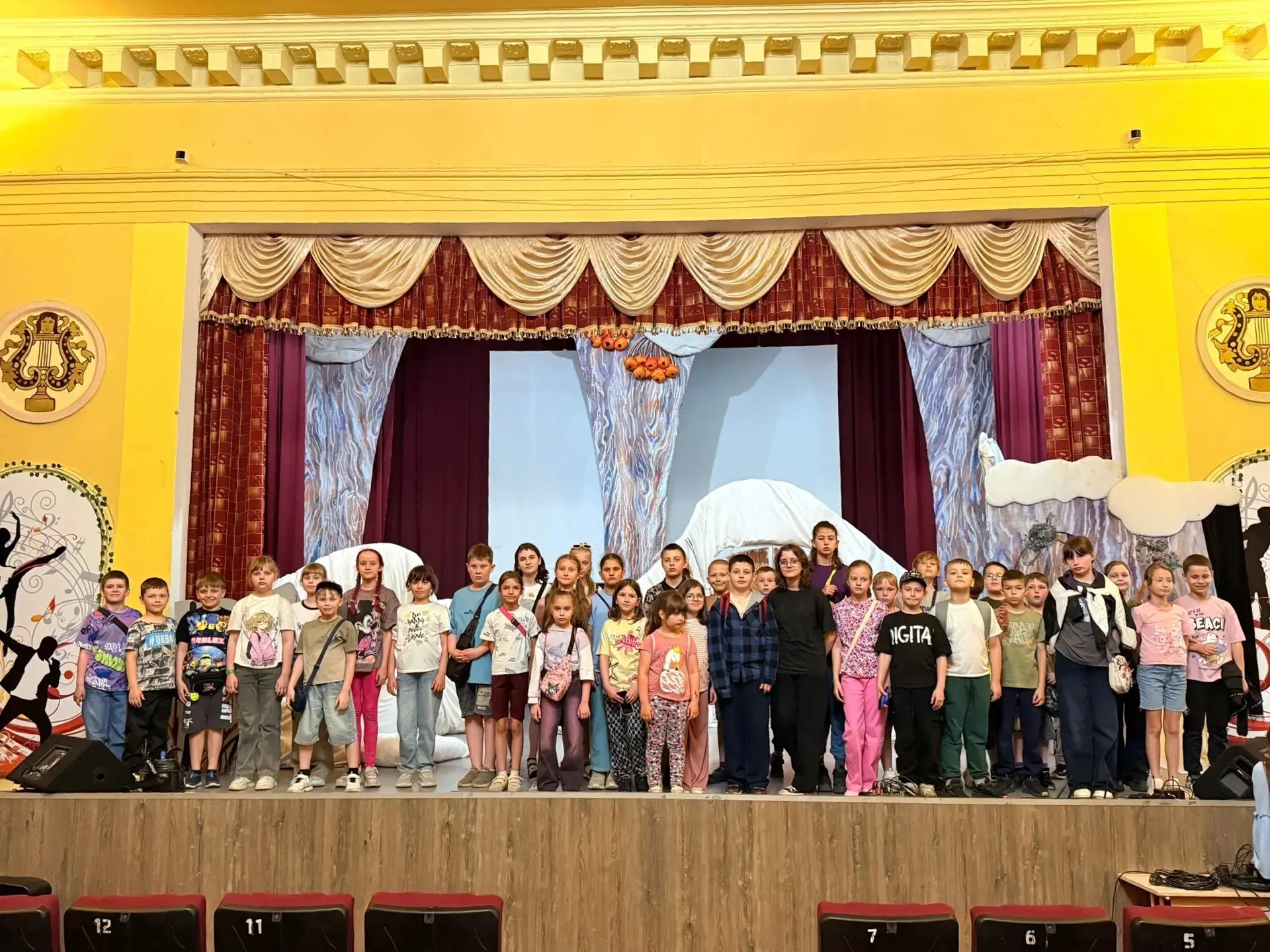 🧒🏻🦊👧🏻 Ребята из школьного лагеря «Дружба» отправились в увлекательное путешествие ...