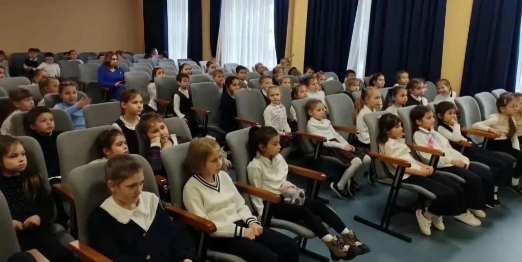 🎭 «Культура для школьников»: знакомство с многообразием народов России в СОШ №82   В рамках проекта 