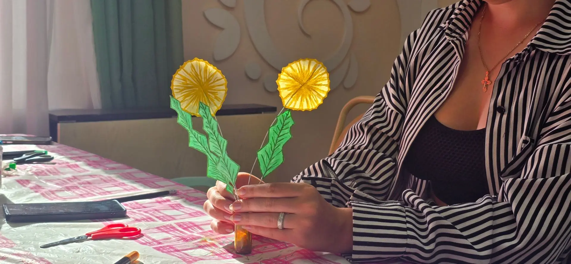 🌼Вчера в школе искусств прошёл творческий мастер-класс по созданию декоративных элемен...