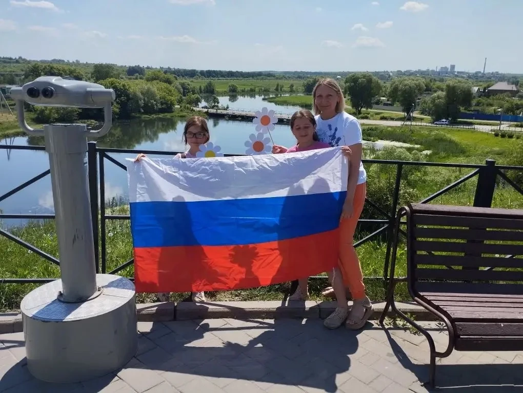 В преддверии Дня России 🇷🇺 ребята отделения помощи семье и детям (г. Ефремов) посетил...