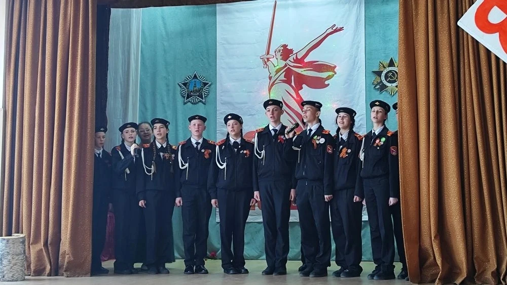 ✨ Сегодня в школе было по‑особенному тепло и торжественно — мы провели фестиваль «Салют победы не по