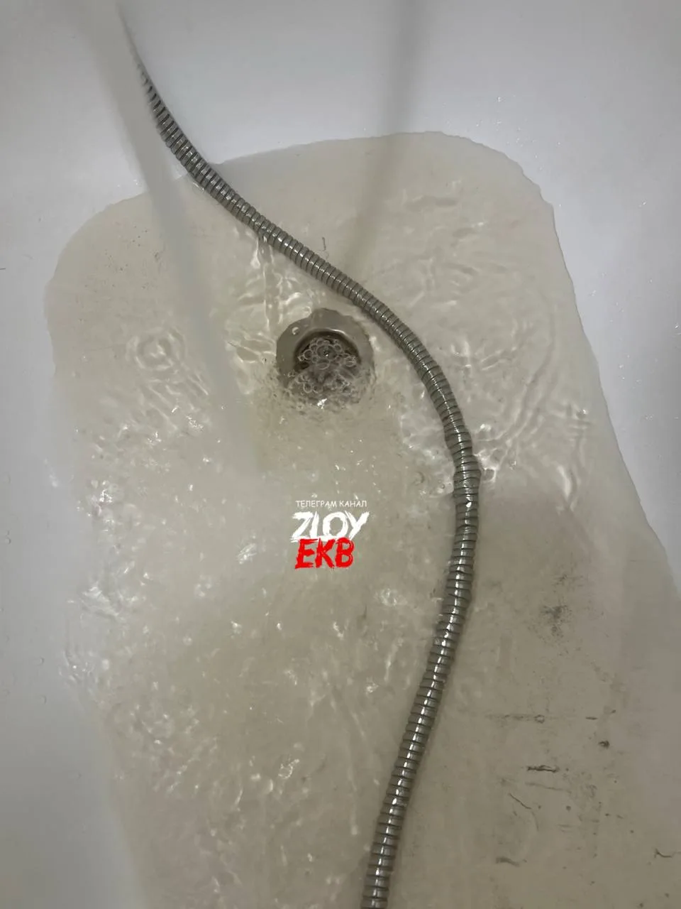 На Пионерке почти все лето занимались горячей водой и вот снова нам отключали ее уже в ...