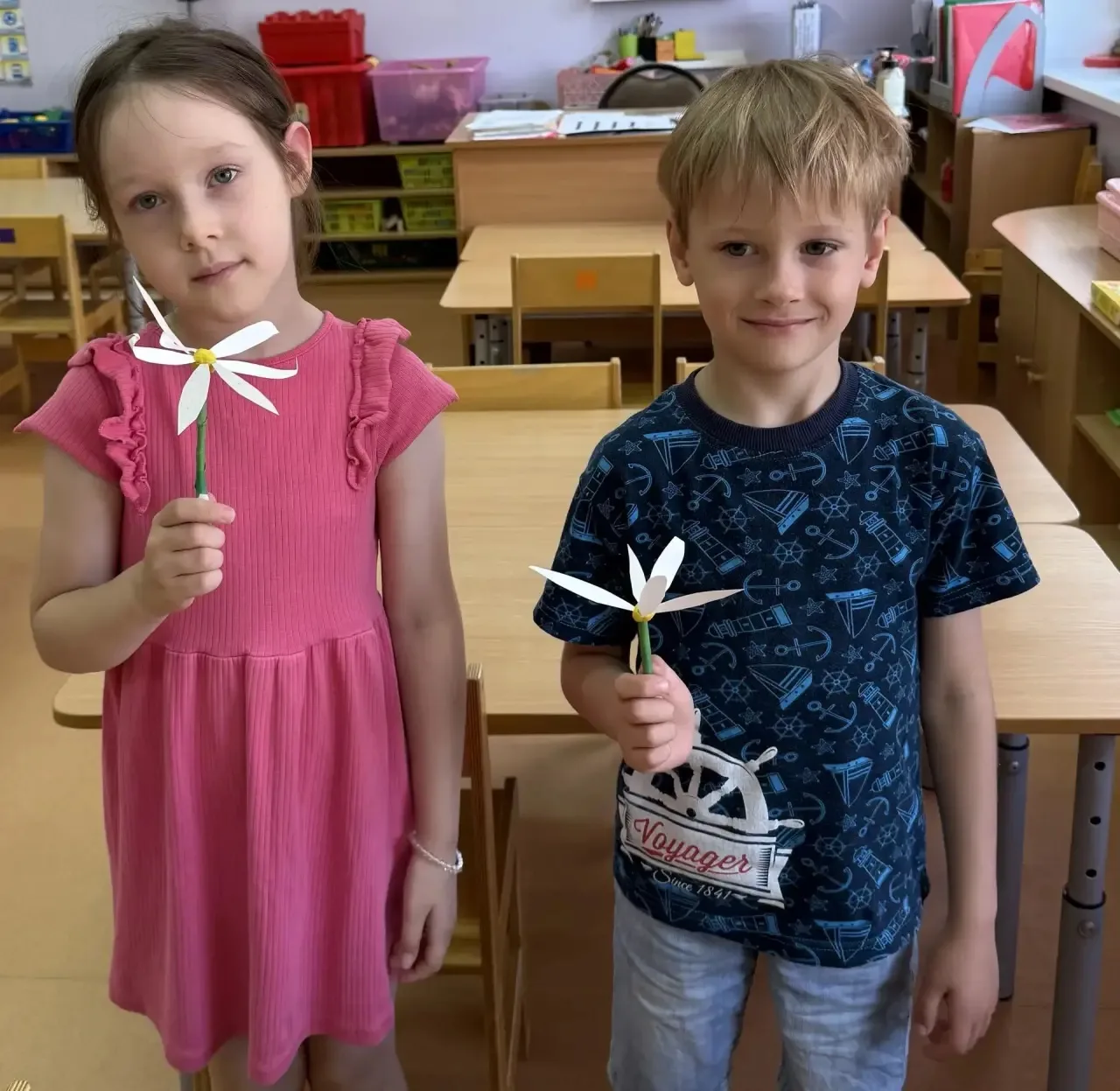 🌼 В честь Дня семьи, любви и верности воспитанники группы «Озорные дельфинчики» смастерили нежные р