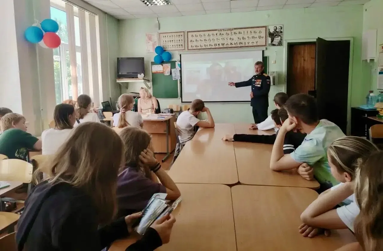 🕯️В преддверии Дня памяти и скорби, в городском оздоровительном лагере Бригантина, руководитель Пет