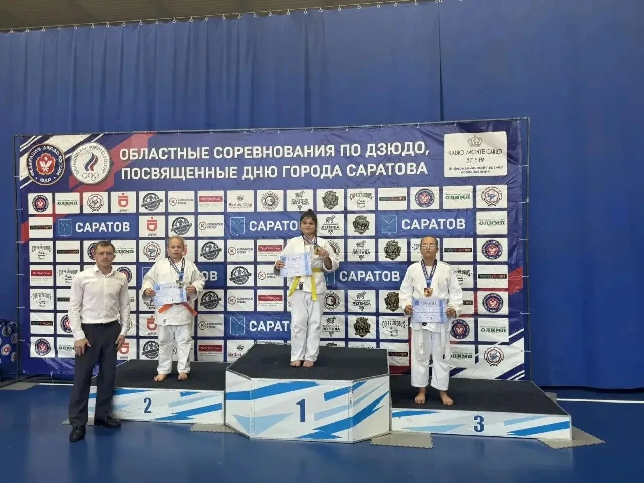 Поздравляем Киру И., ученицу 5 класса, с отличным спортивным достижением!