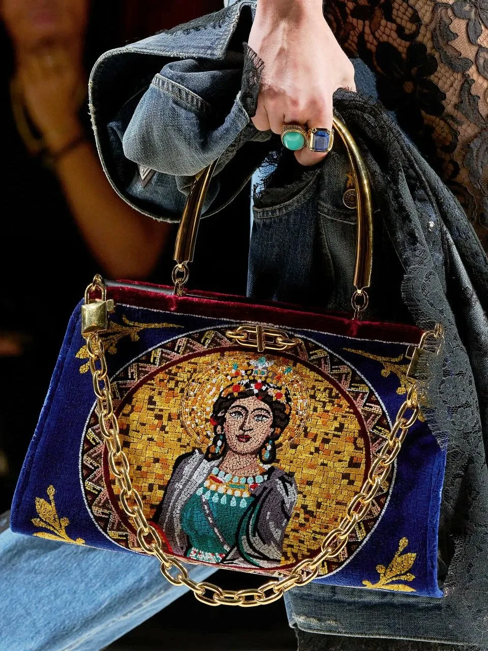 Для солнечного настроения феерия Dolce & Gabbana 2027 прямо с утра!
