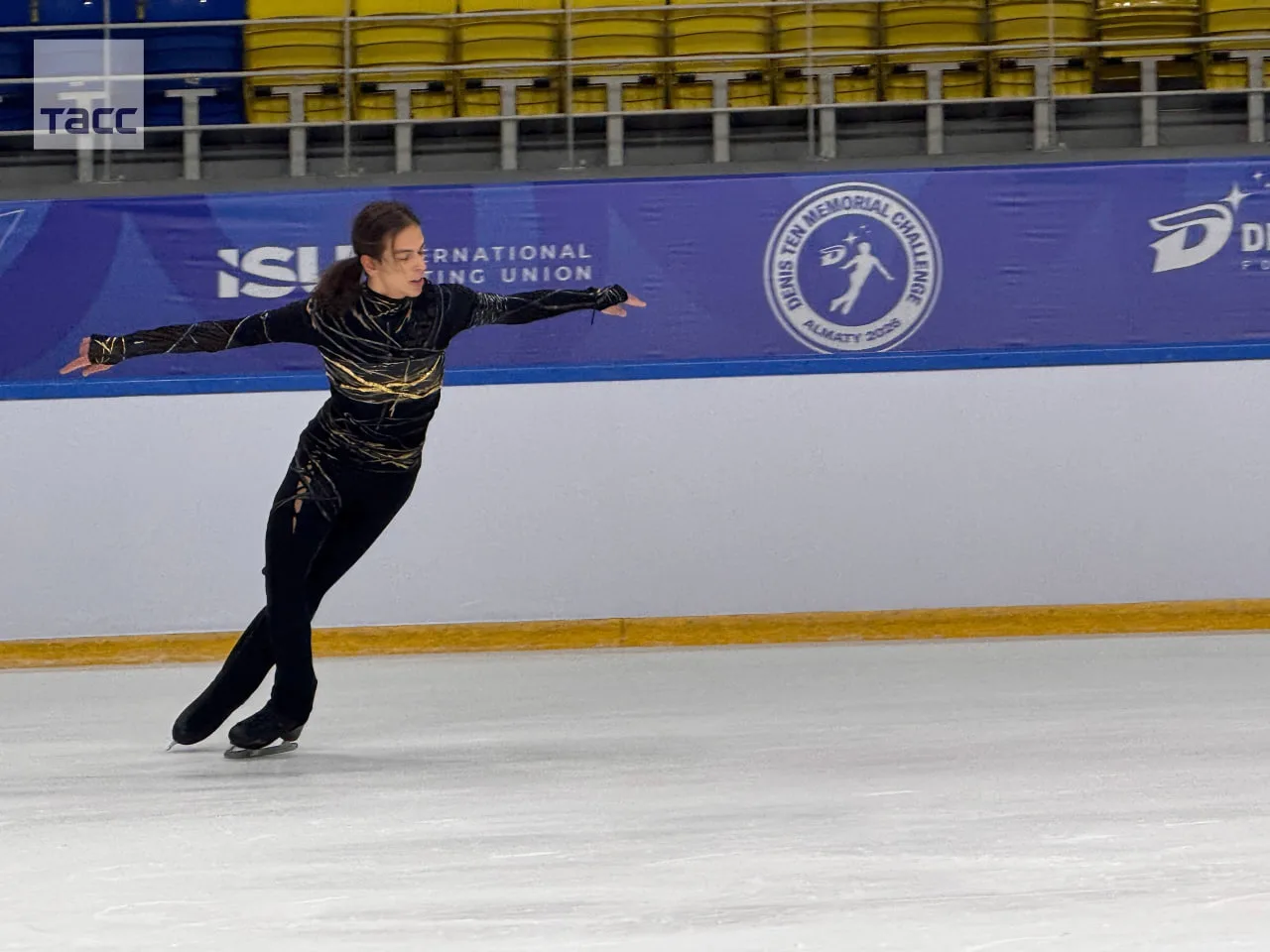 ⛸️ Петр Гуменник чисто сделал прогон короткой программы на тренировке на Мемориале Дени...