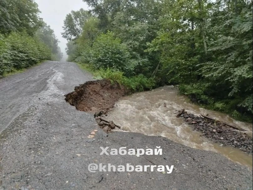 Размыло мост второй раз за неделю