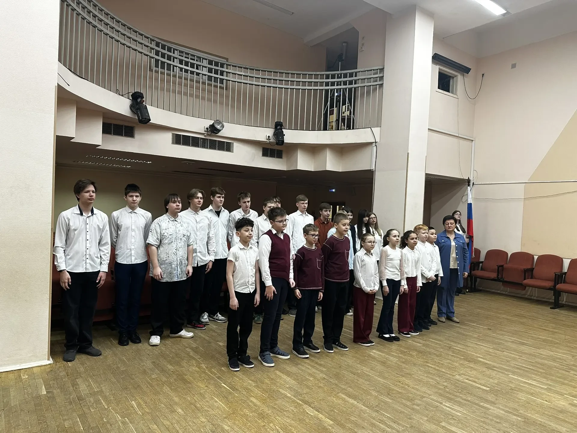 Доброе утро, страна! 🇷🇺  Понедельник, 13 апреля, начинаем правильно — с торжественной Церемонии подн
