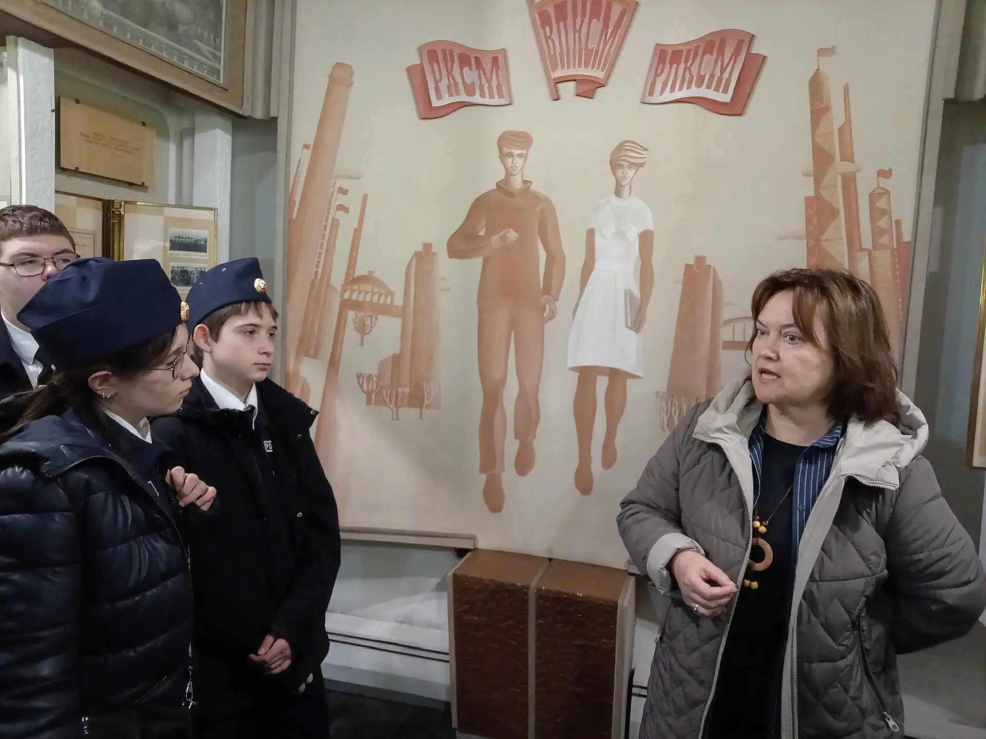 🏛 Погружение в историю: 7-й кадетский класс в музее «Подолье» 🇷🇺   Ребята из 7 кадетского класса на 