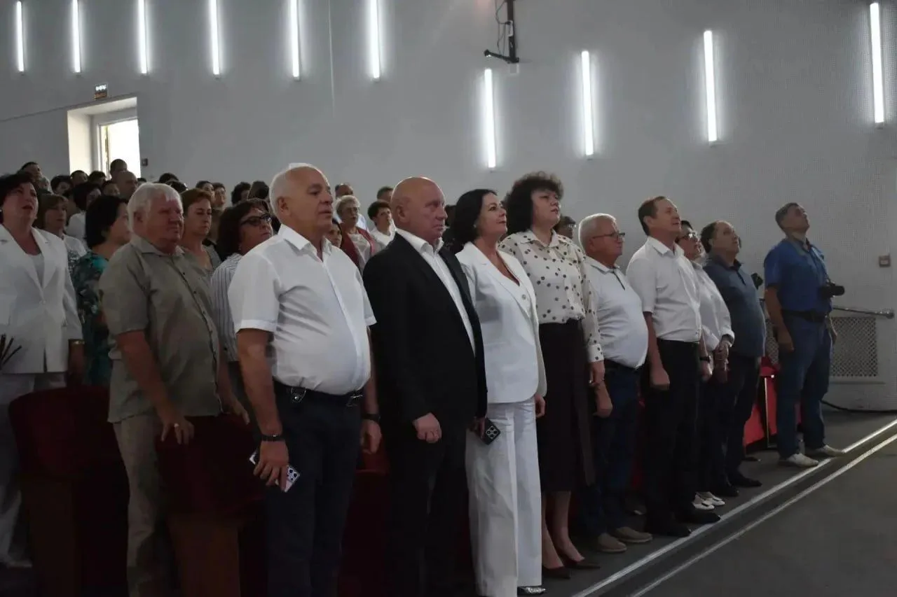 Депутат Госдумы Виталий Лихачев и председатель Общественной палаты Волгограда Евгений К...