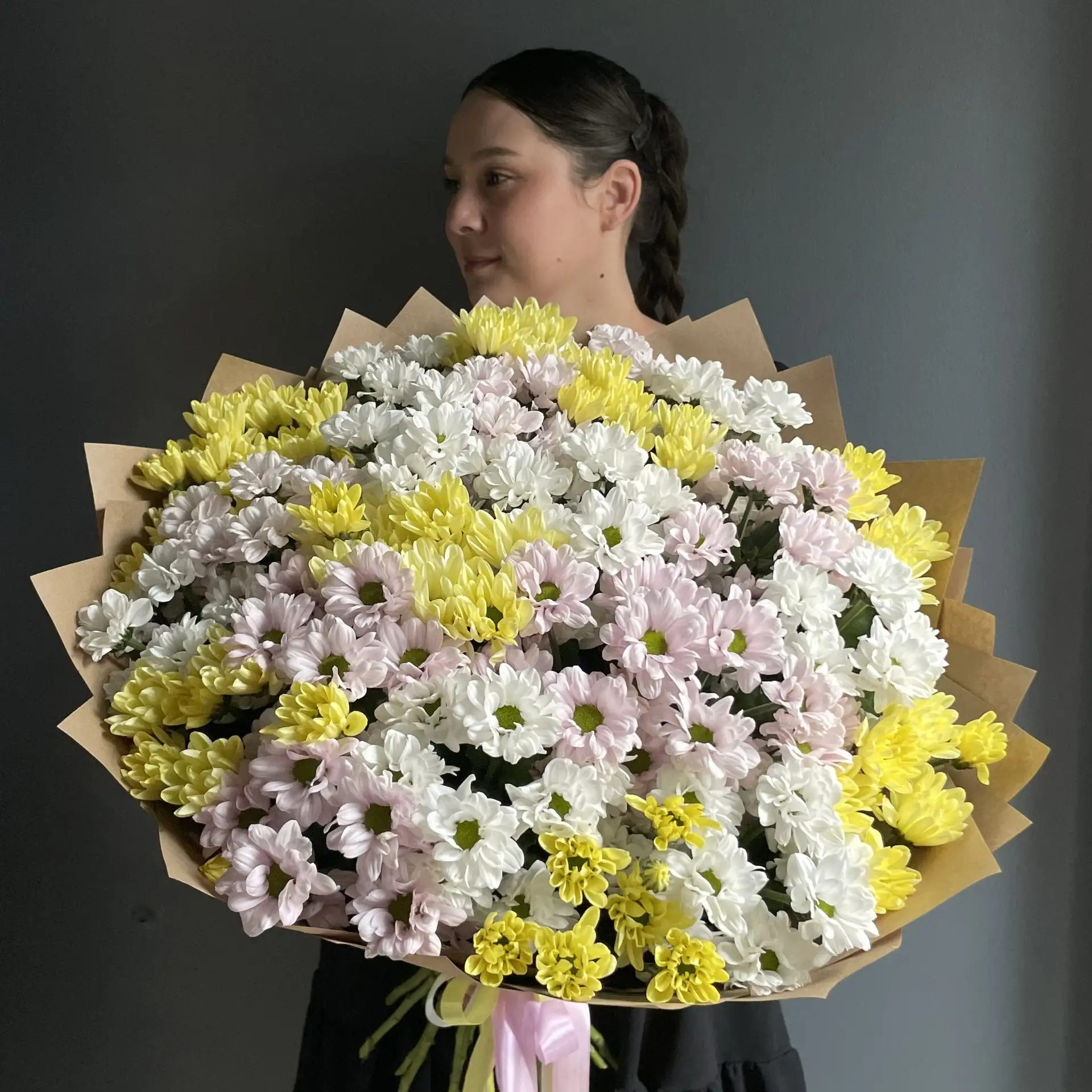 Воздушный букет из кустовых хризантем 🌼