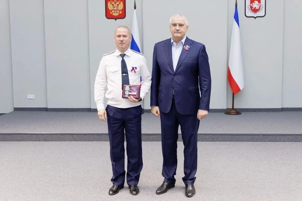 В Крыму сотрудники уголовно-исполнительной системы удостоены почетных наград
 
В Совете министров Ре