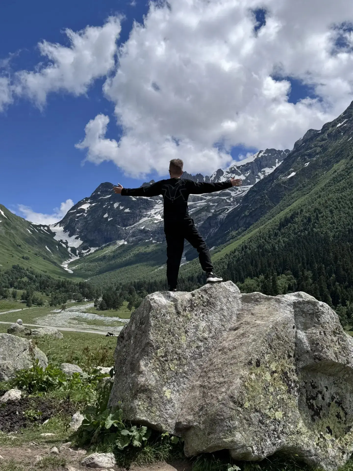 🏔️ ВЕРЕЩАГИН СЕРГЕЙ: ЛЕТО В АРХЫЗЕ 🏔️

Этим летом Верещагин Сергей отправился в одно из красивейши