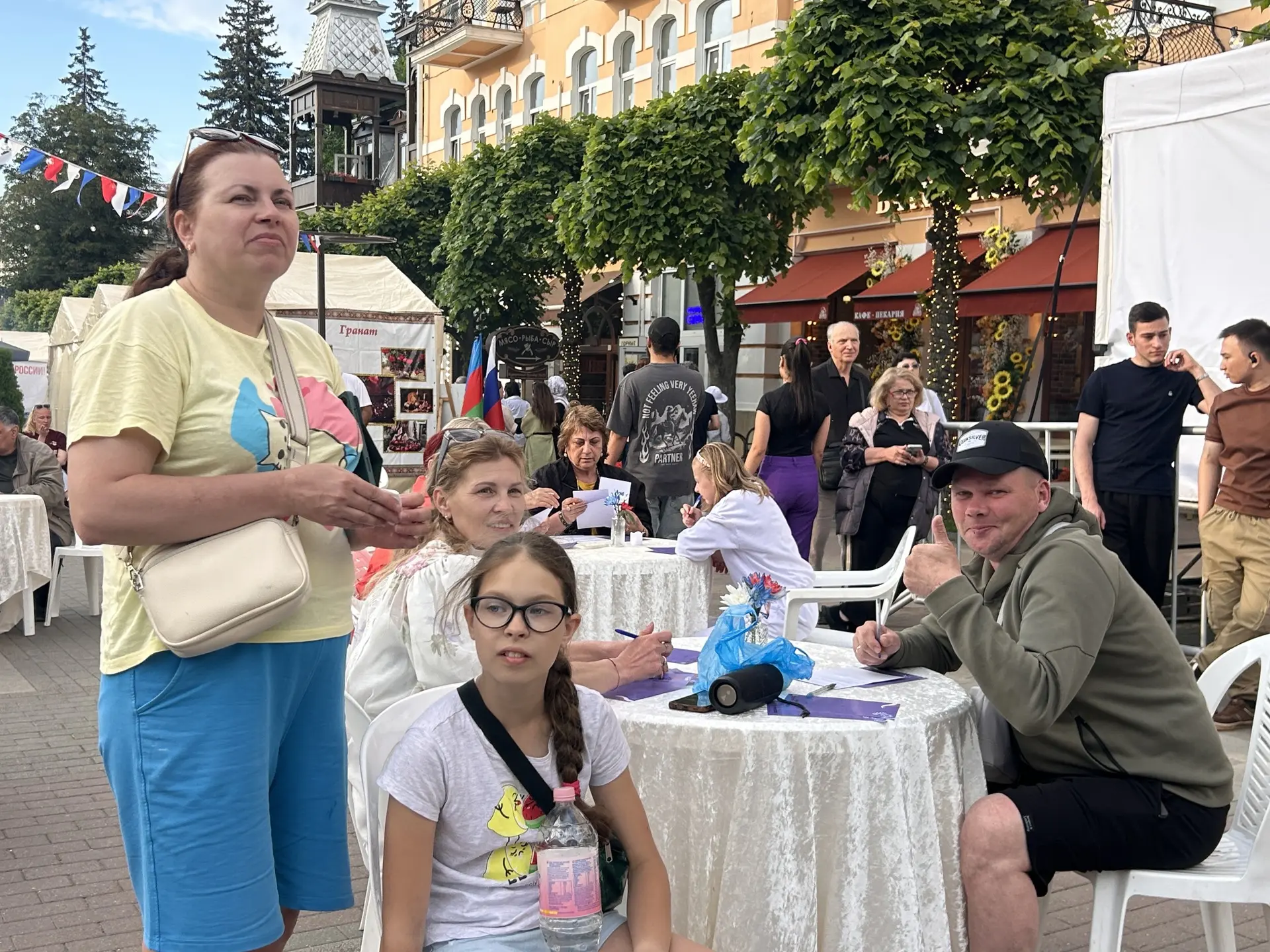 🇷🇺 В Кисловодске прошла интеллектуальная игра для участников праздничной программы.

На площадке у