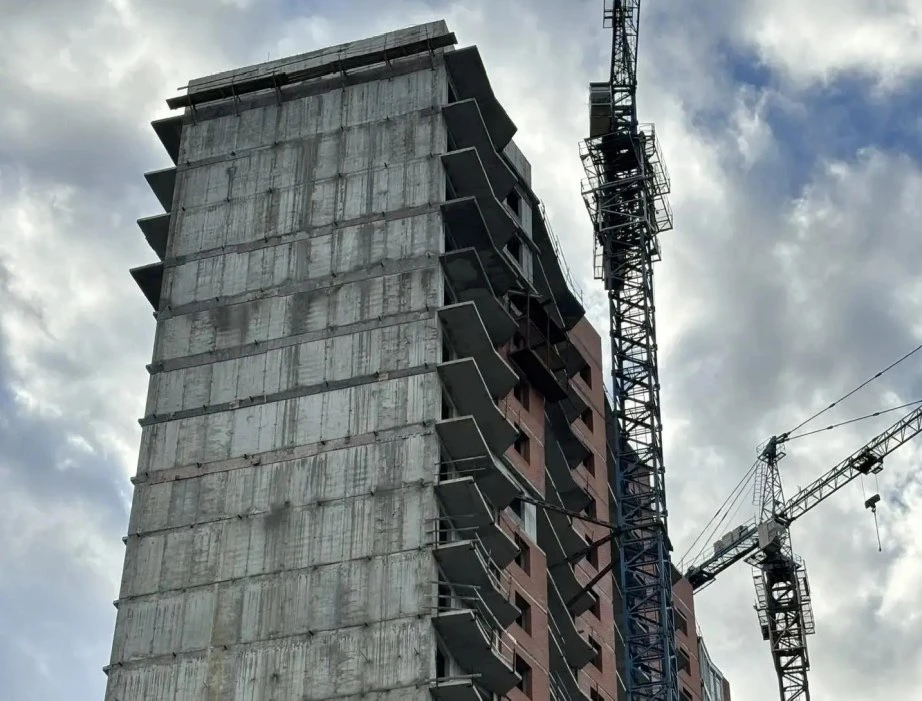 🏢 ЖК «Ленинградский» в Хабаровске будет достроен – более 400 дольщиков получат свои квартиры

Строи