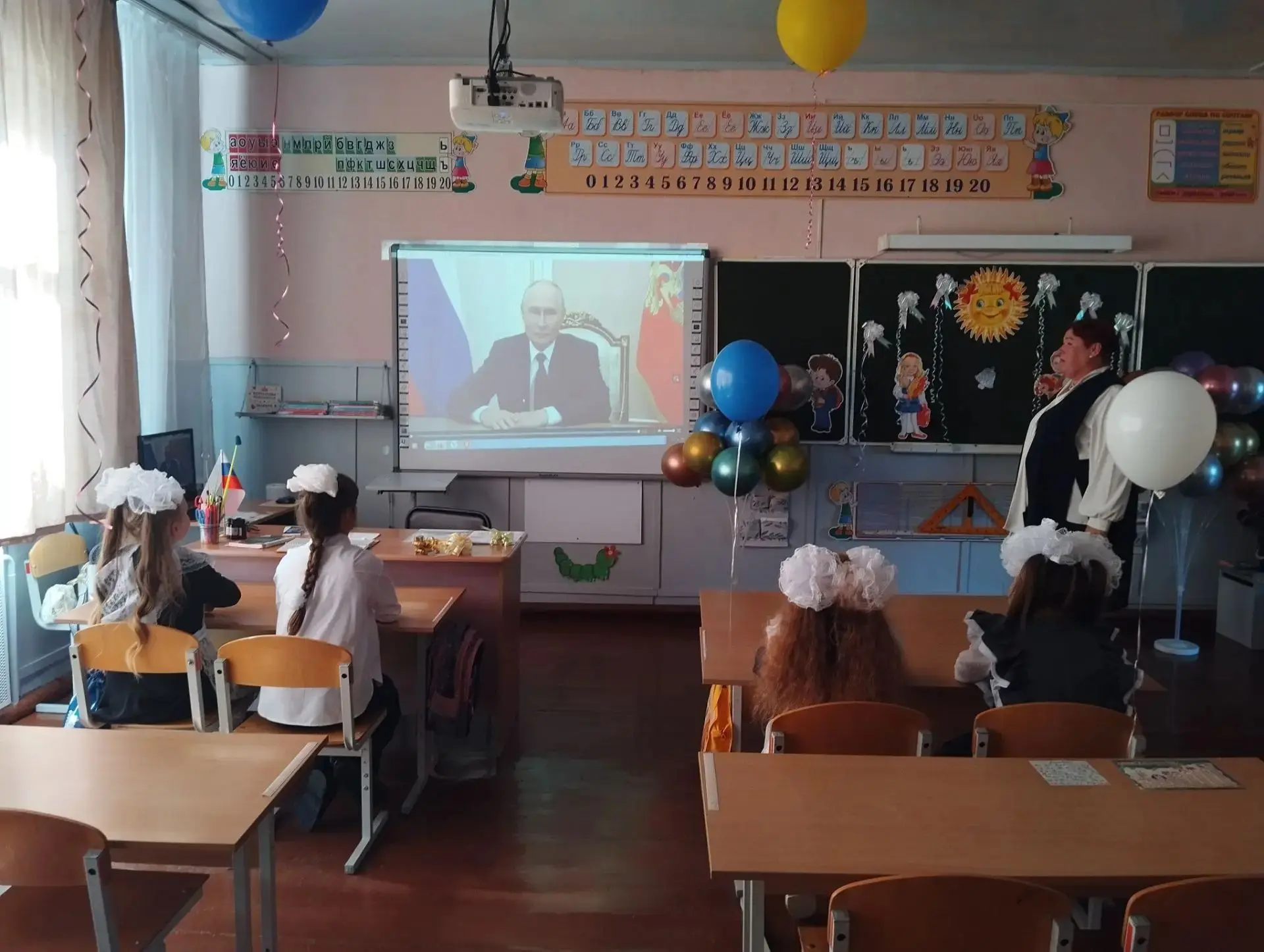 ⭐1  сентября прошло первое занятие по внеурочной деятельности «Разговоры о важном», пос...