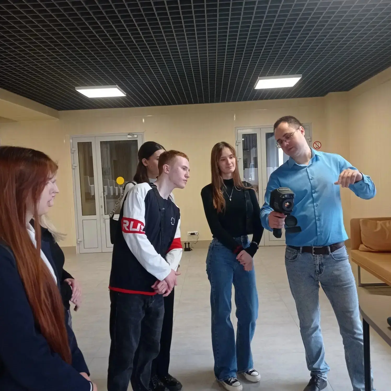 11 «А» в НХТИ: химичим с будущим! 🧪🧑‍🔬  В прошлую субботу ученики 11 «А» класса отправились не на об