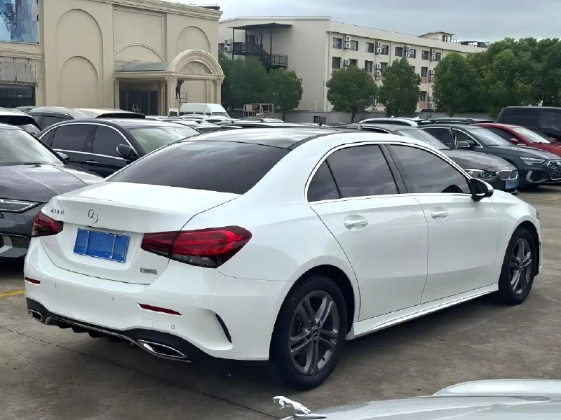 🚗 Mercedes-Benz A-Class 2WD A 180 L 1.3T Sport