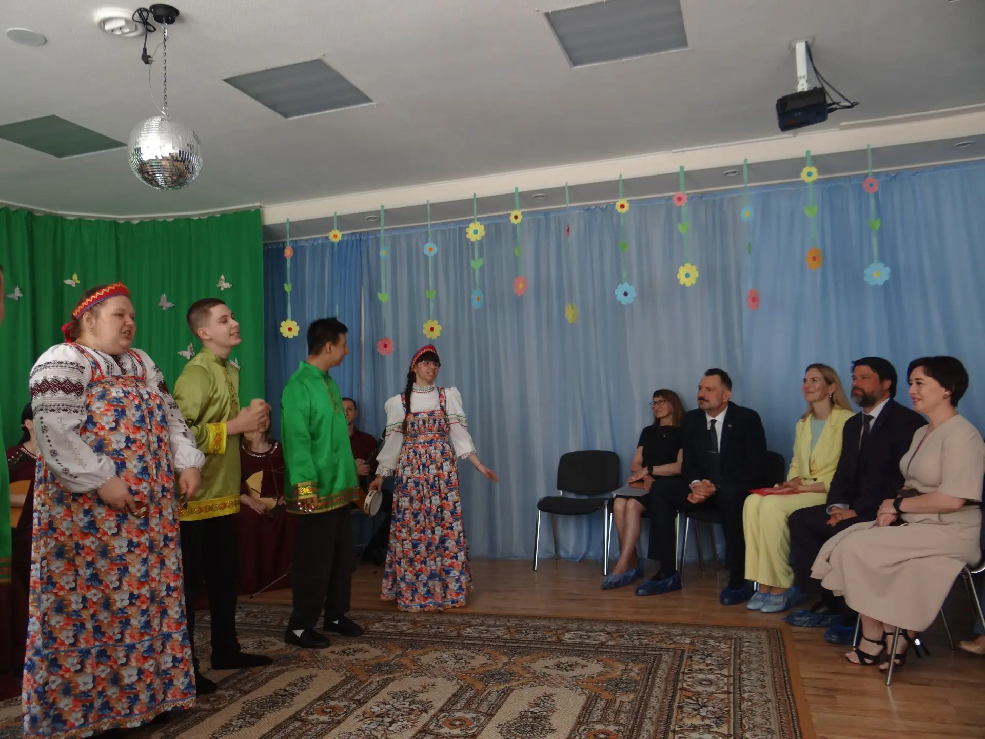 🎉Сегодня мы отметили День социального работника в торжественной обстановке!
🪗Атмосферу радости и т