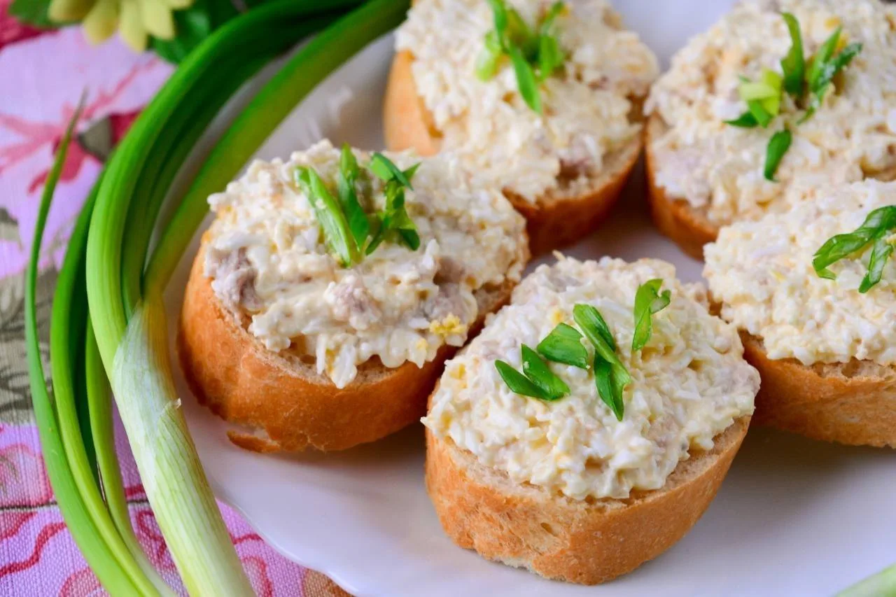 Закусочные бутерброды с печенью трески и сыром🔥